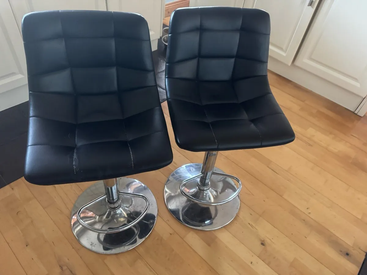 Bar stools - Image 1