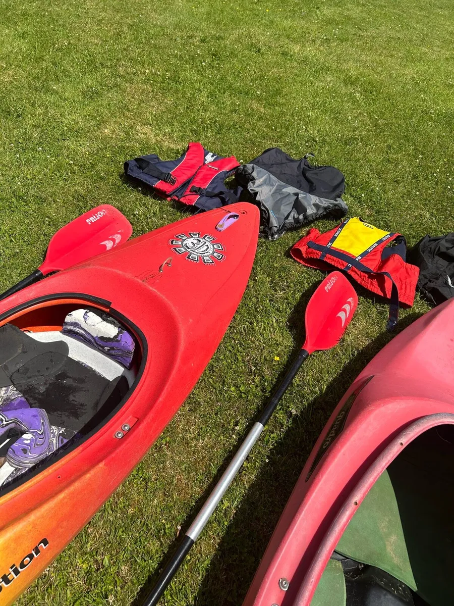 2 Kayaks + Spraydecks + Lifejackets - Image 3