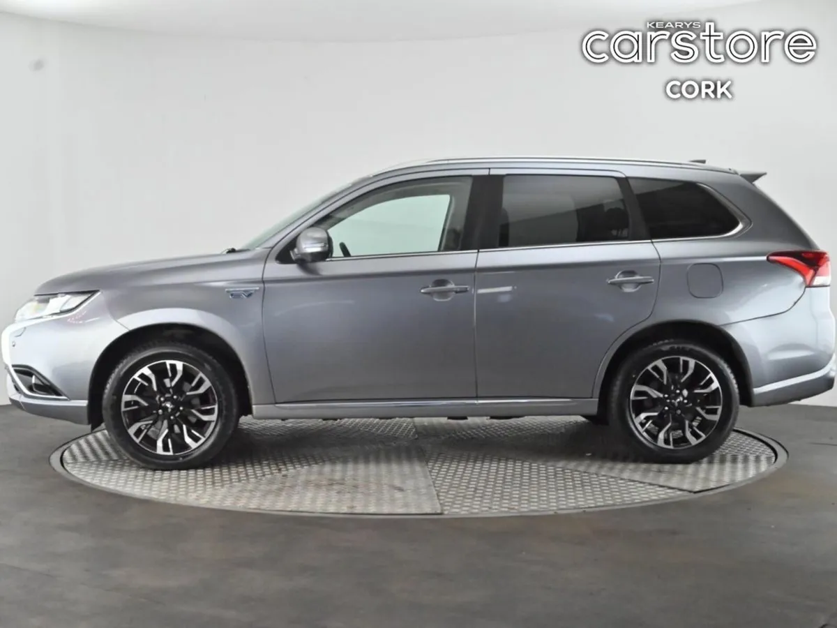 Mitsubishi Outlander PHEV 2.0L MIVEC 4WD 5-Seater - Image 3