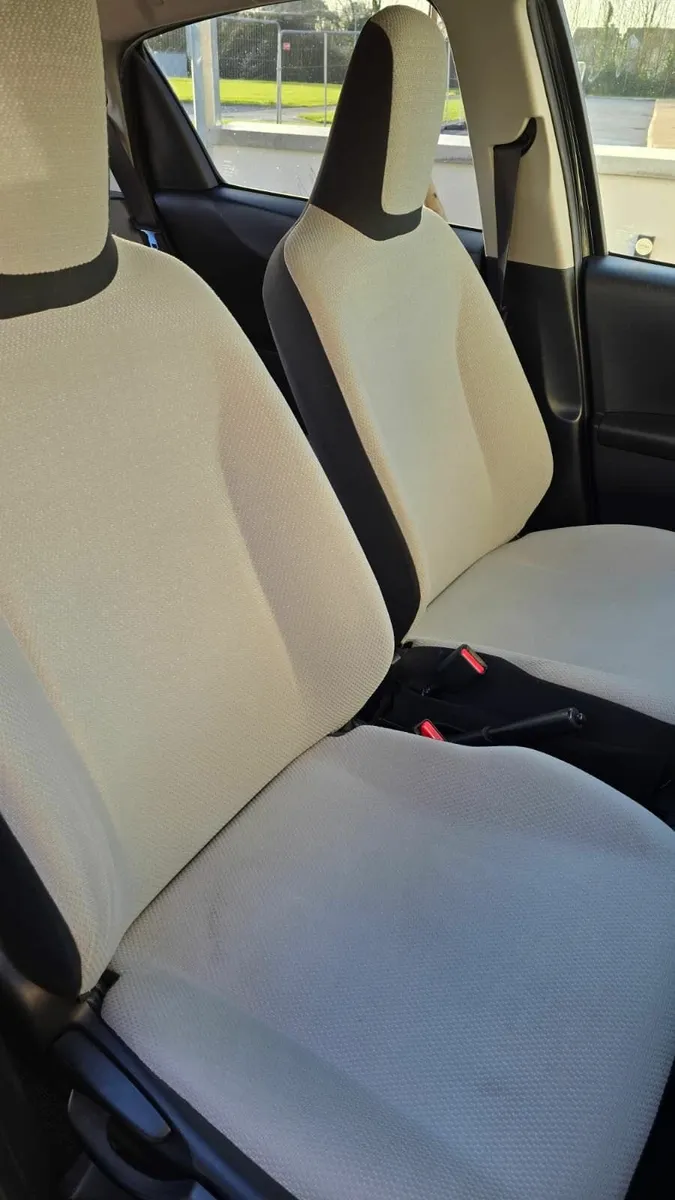 Toyota Vitz 2014 Automatic 1.3L, LOW MILEAGE - Image 4