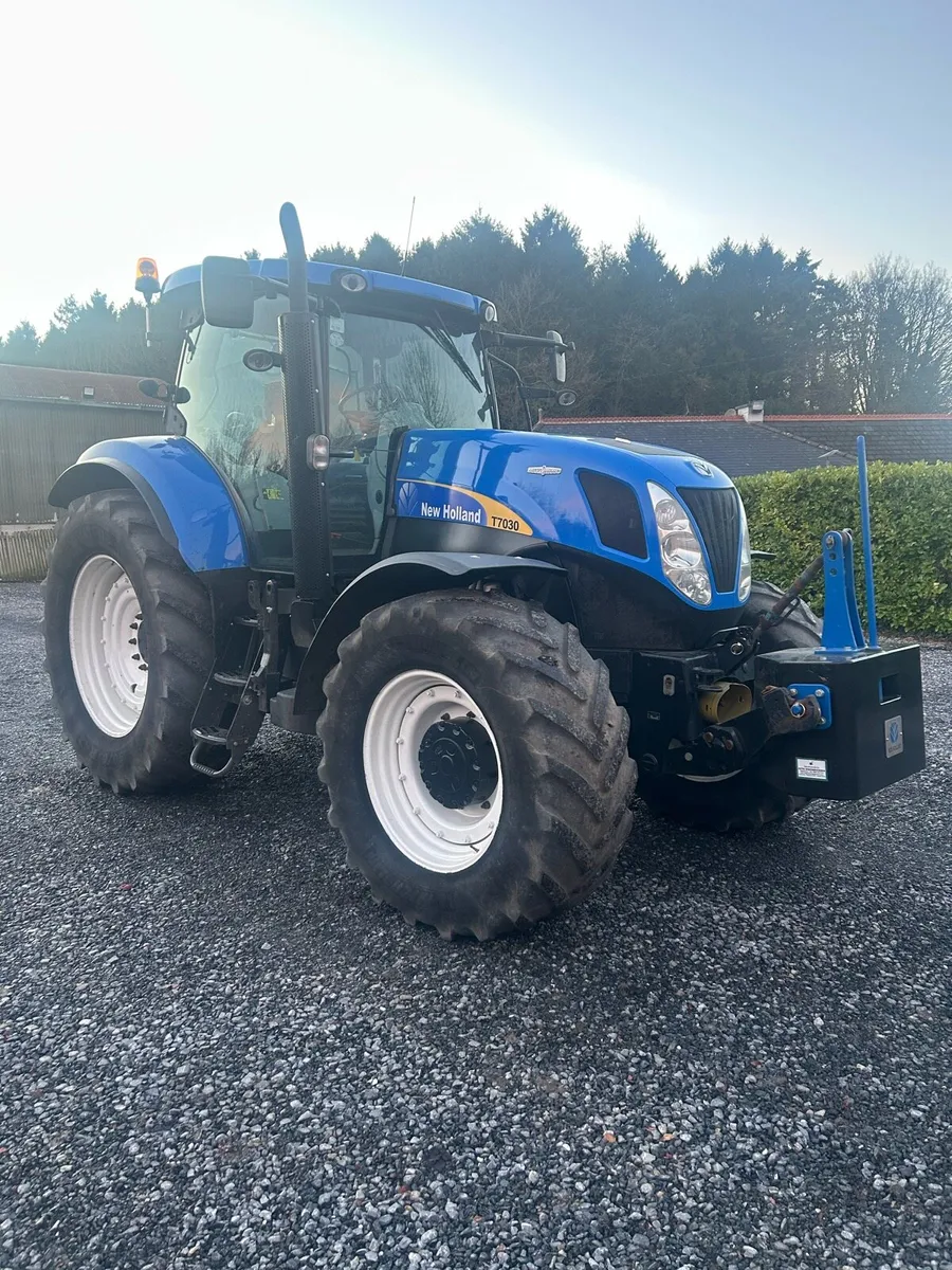 New Holland T7030 auto command - Image 1