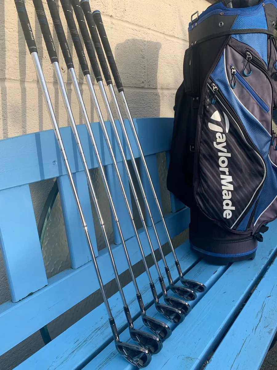 Taylor Made M2 irons + golf bag. - Image 2