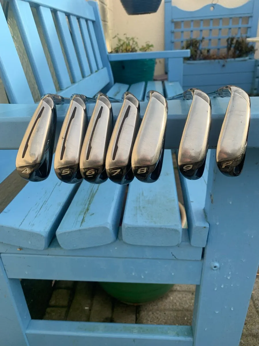 Taylor Made M2 irons + golf bag. - Image 4