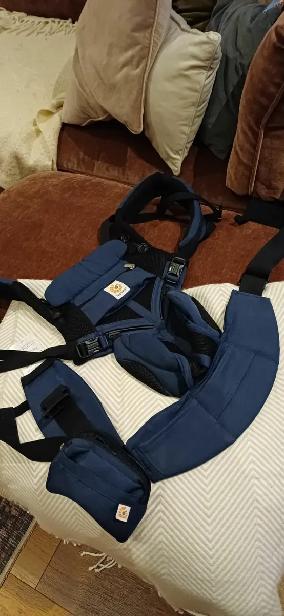 Ergo baby 360 sling/carrier - Image 1