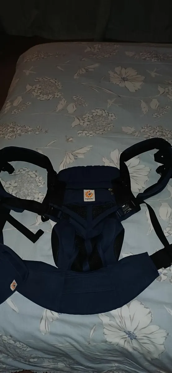 Ergo baby 360 sling/carrier - Image 4