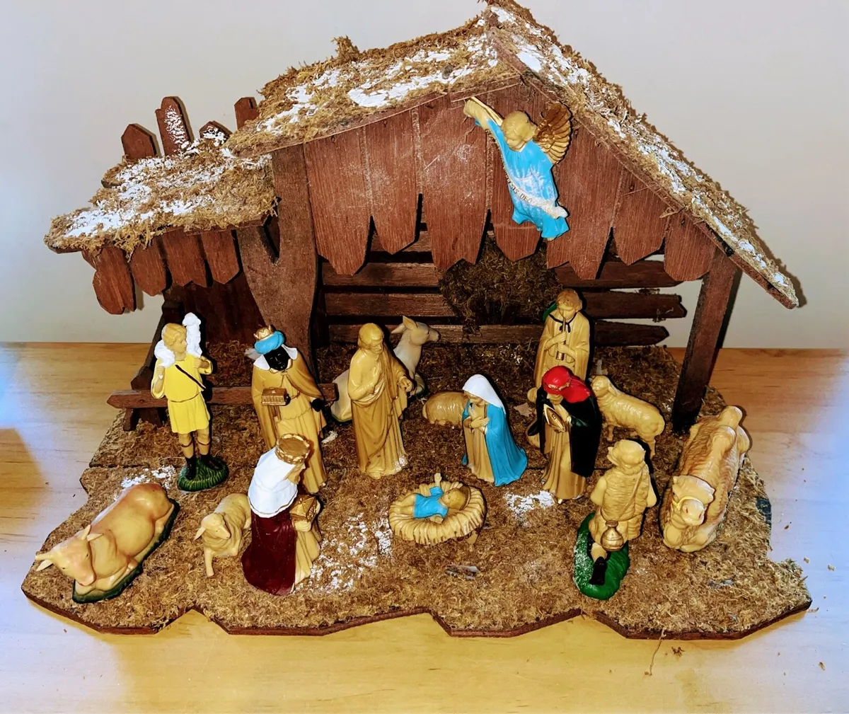 Vintage Nativity Set - Image 1