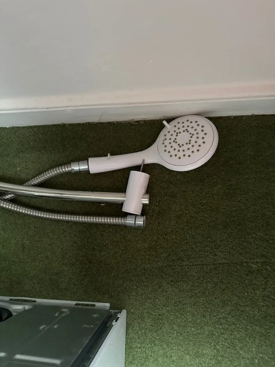 Electric shower - Image 3