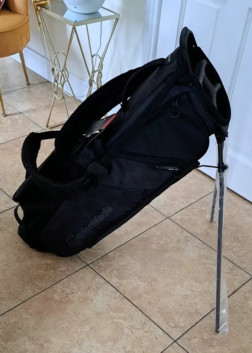NEW Taylormade Flextech Golf Bag - Image 1