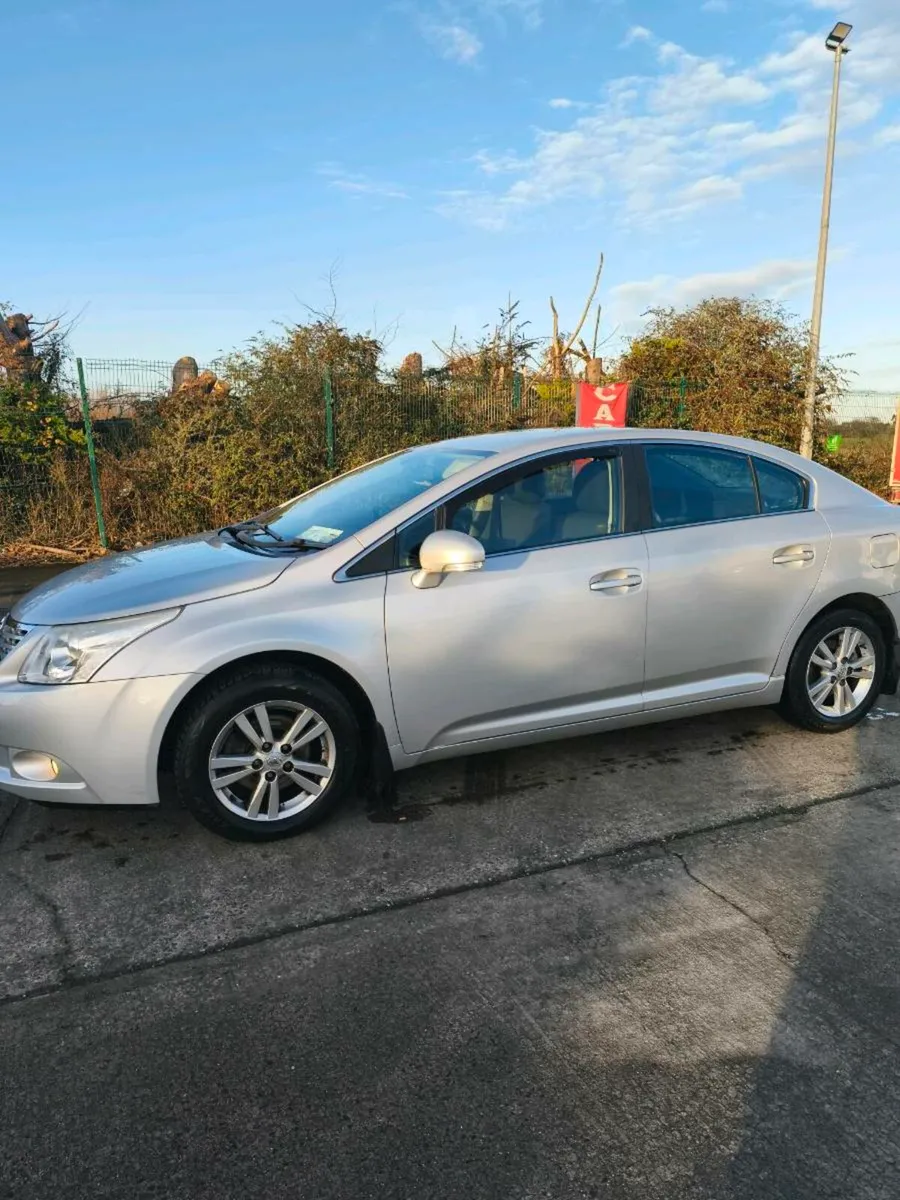 10 Toyota avensis - Image 2