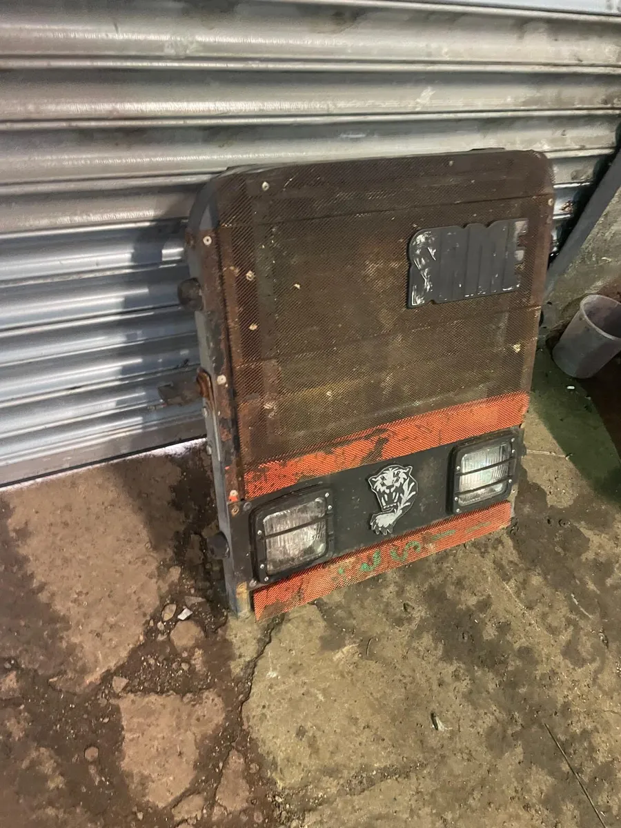 Same Laser Front Frame & Grill with Headlights - Image 2