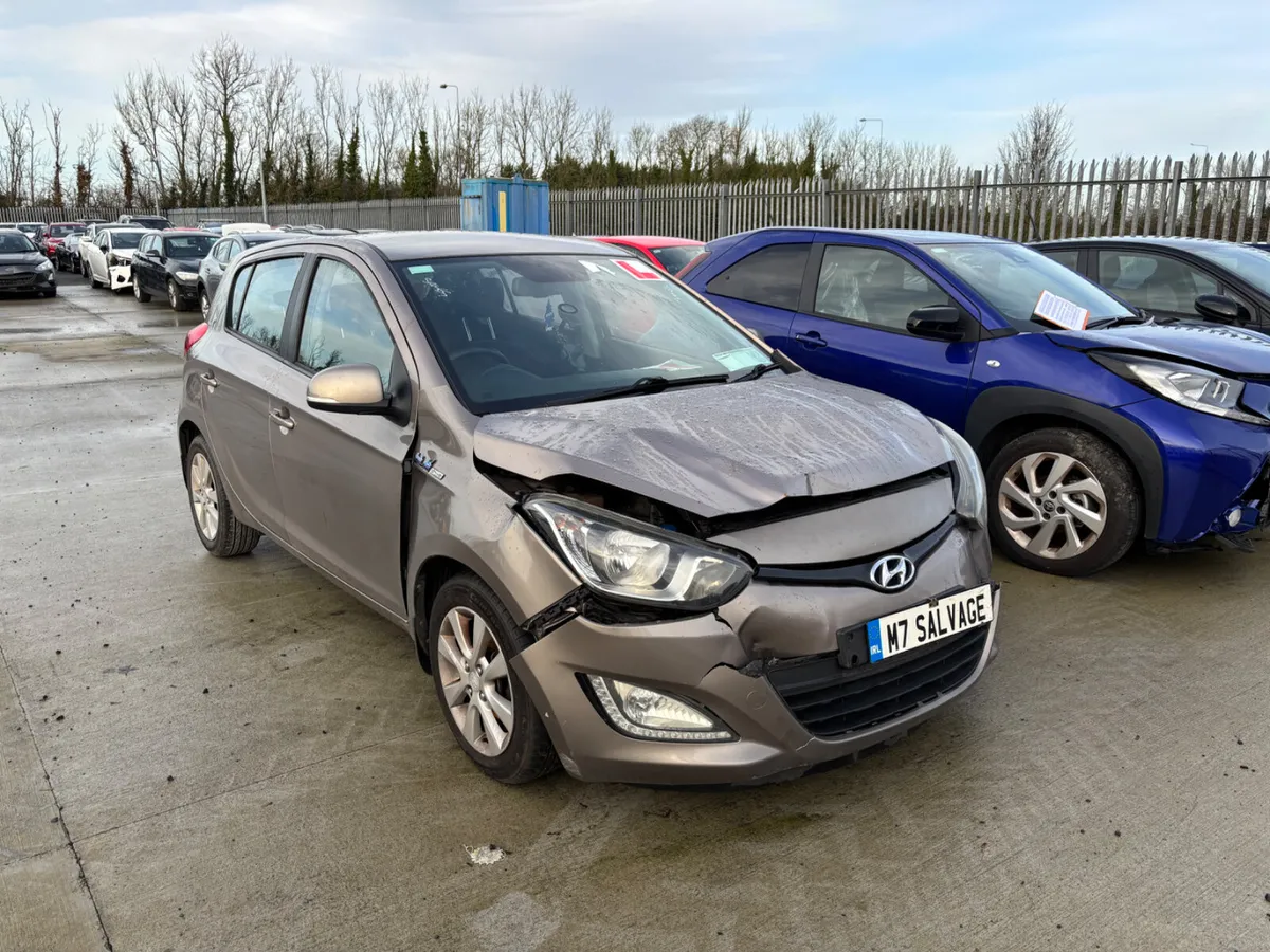 13 i20 Petrol Light frontal Starting - Image 2