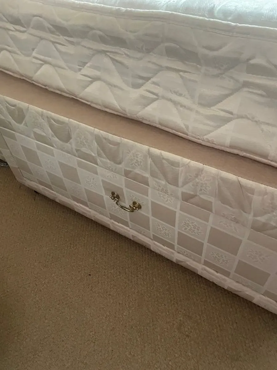 Double bed with 4 drawers - Image 3