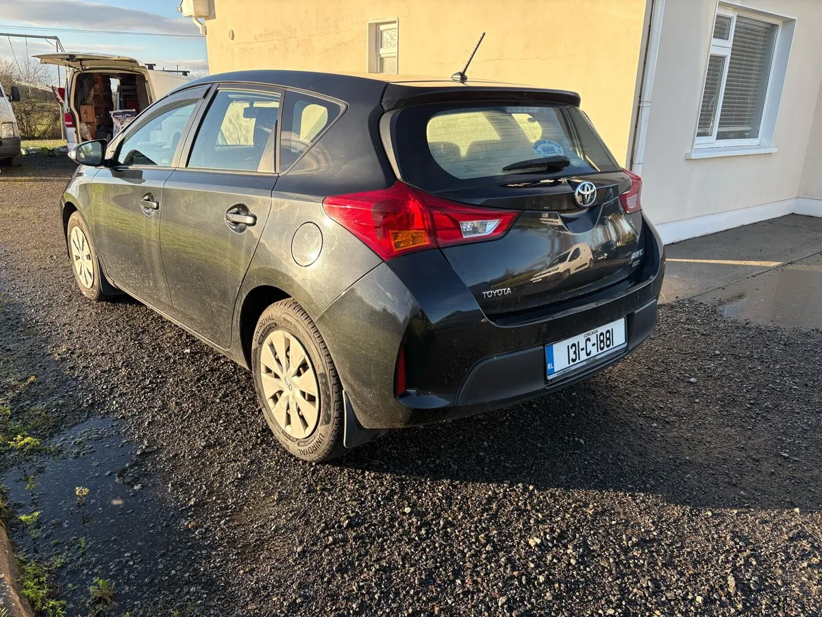 Toyota Auris 2013…low km. Like new - Image 3