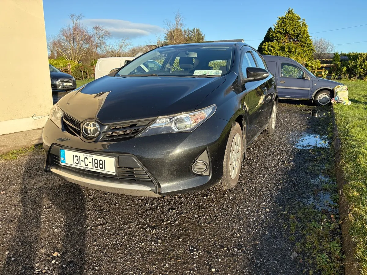 Toyota Auris 2013…low km. Like new - Image 4