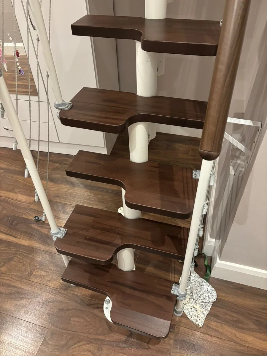 Walnut modular stairs - Image 2