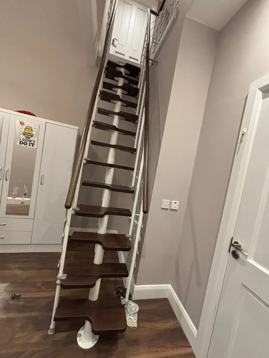 Walnut modular stairs - Image 3