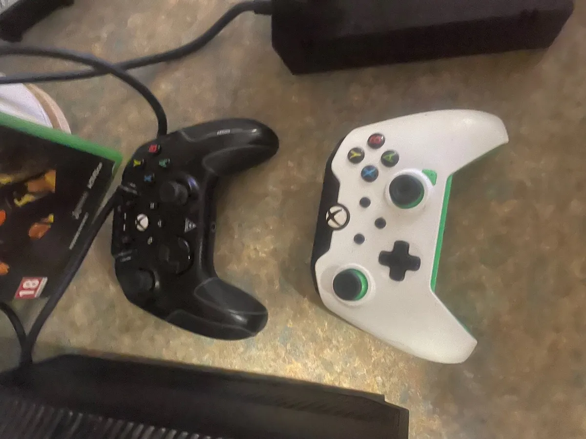 Kids Xbox one with 2 remotes and 9 games - Image 3