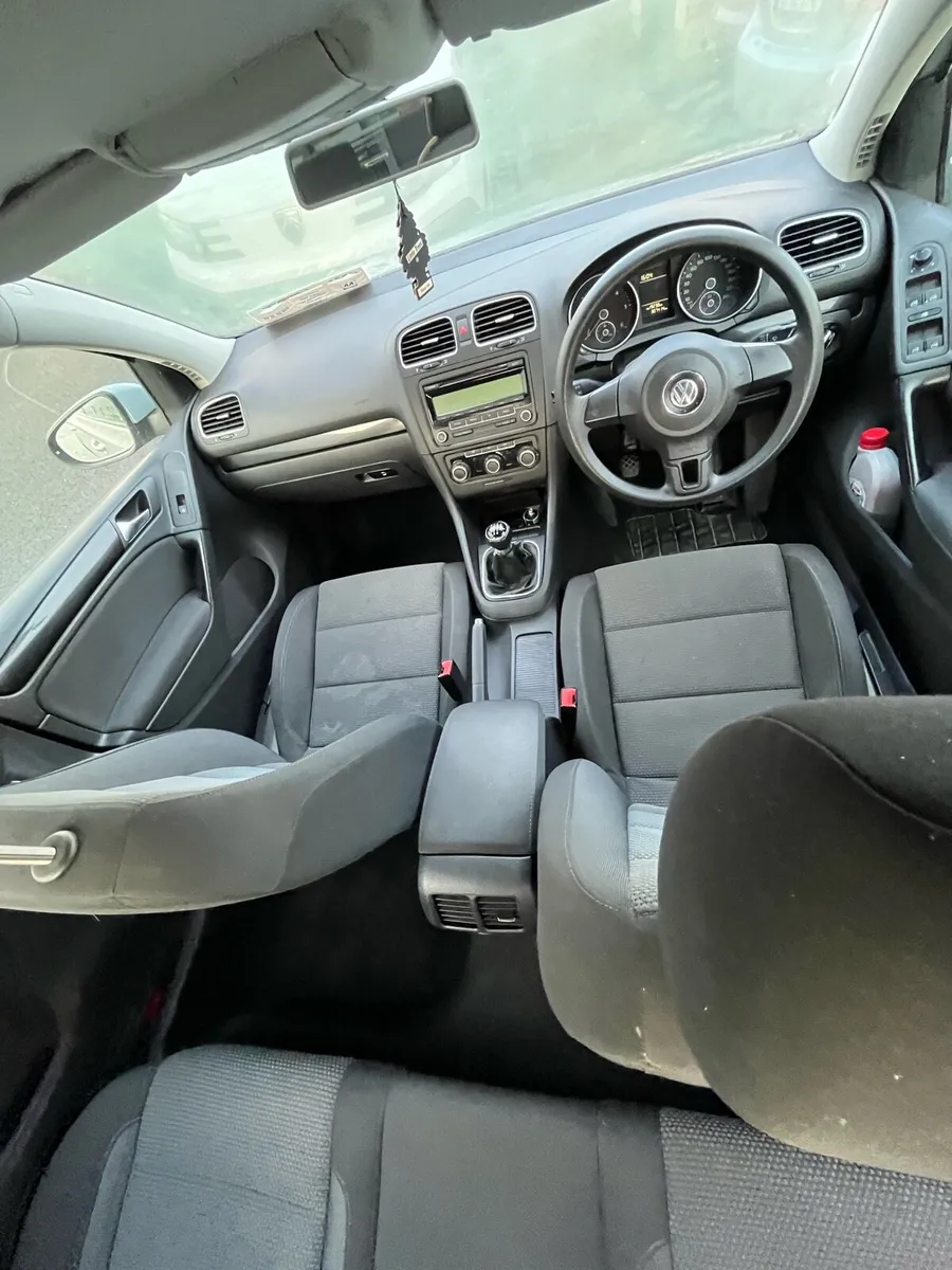 Volkswagen Golf - Image 4