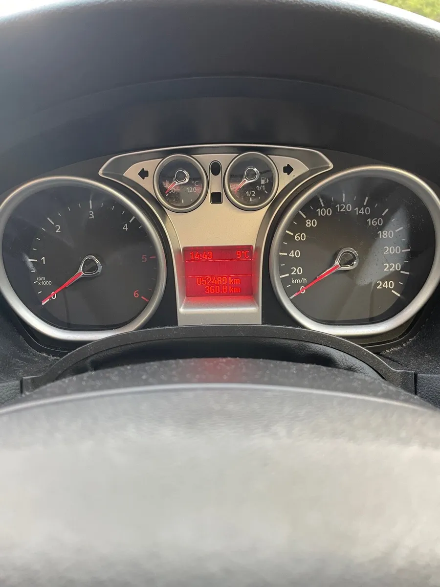 Ford focus 1.6d 2011 - Image 2