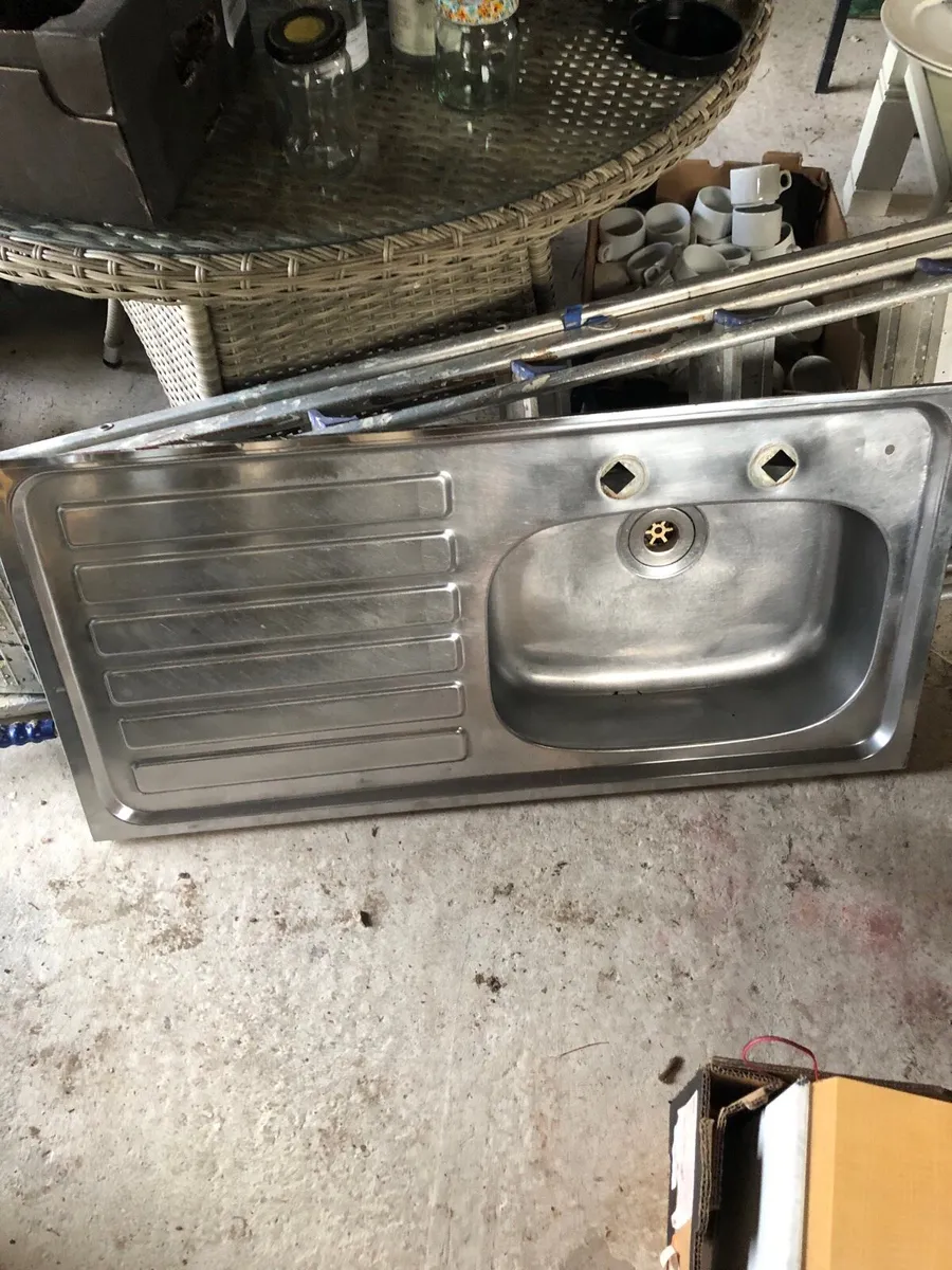 Kitchen sink - Image 1