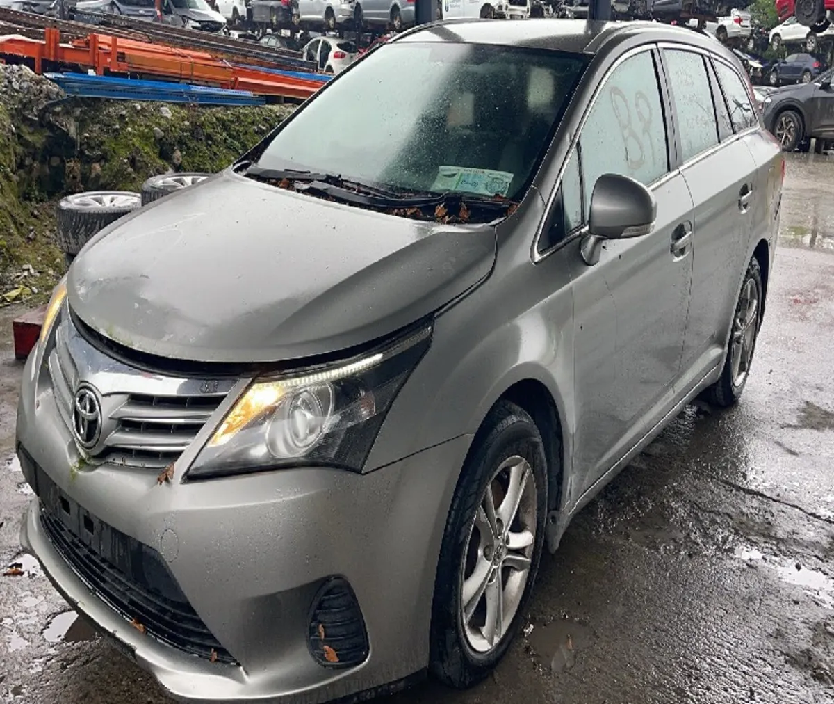 2012 Toyota Avensis for Breaking/Dismantling - Image 1