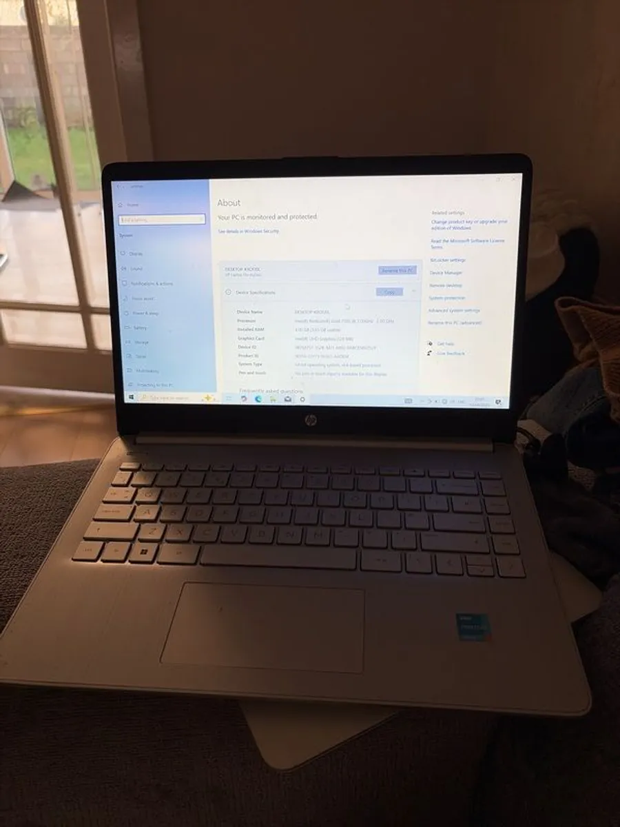 HP laptop - Image 1