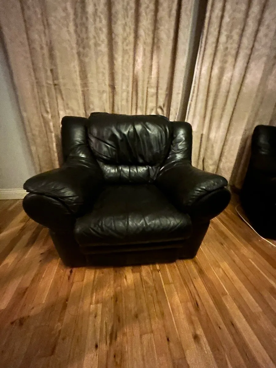 3 piece genuine black leather couch - Image 3