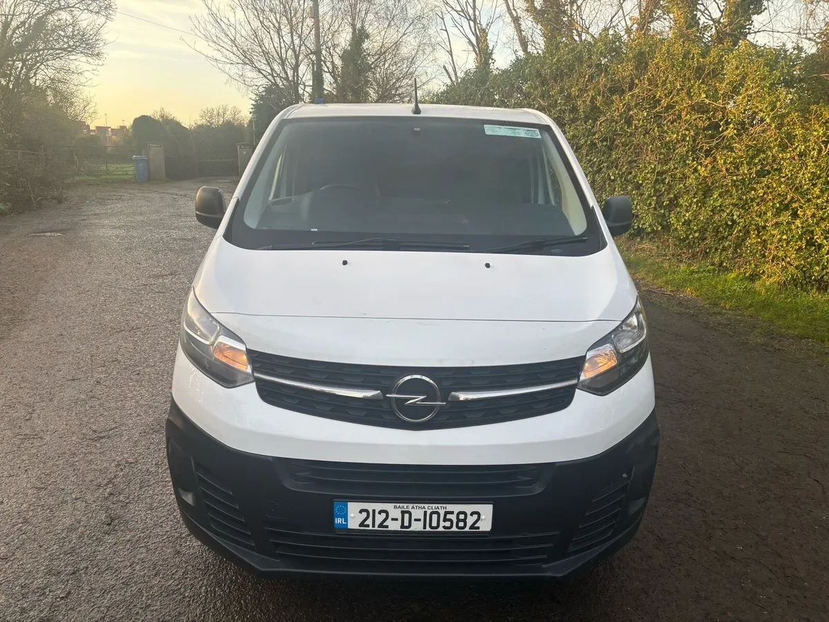 Opel Vivaro only 35k miles €12750 no vat - Image 2