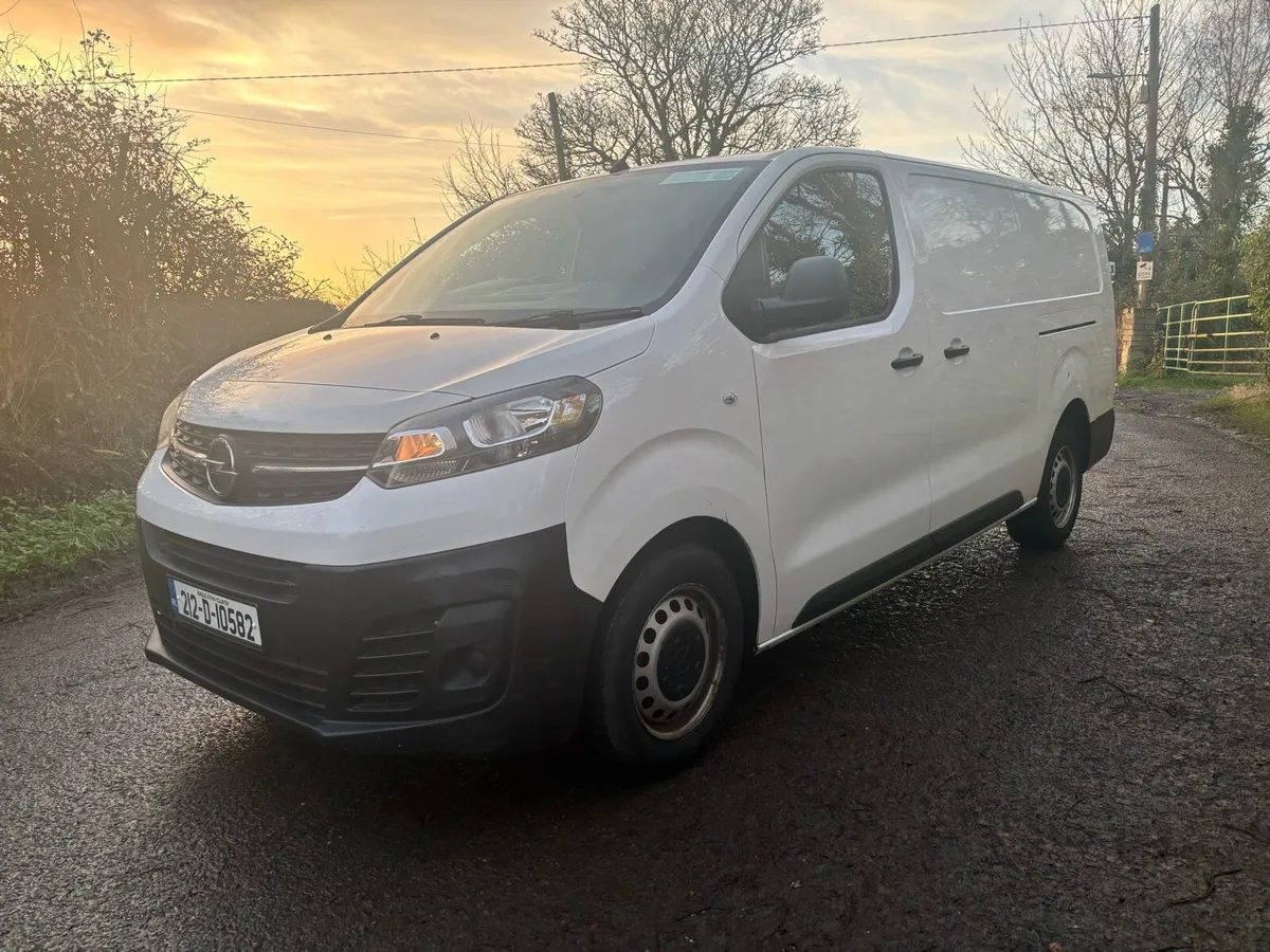 Opel Vivaro only 35k miles €12750 no vat - Image 3