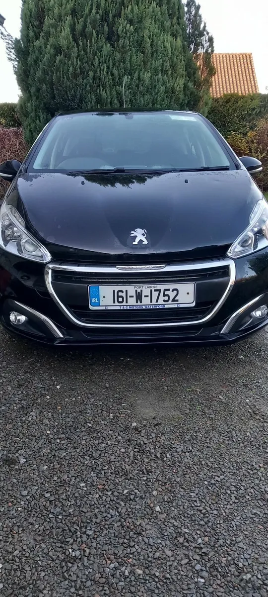Peugeot 208 2016 Diesel - Image 1