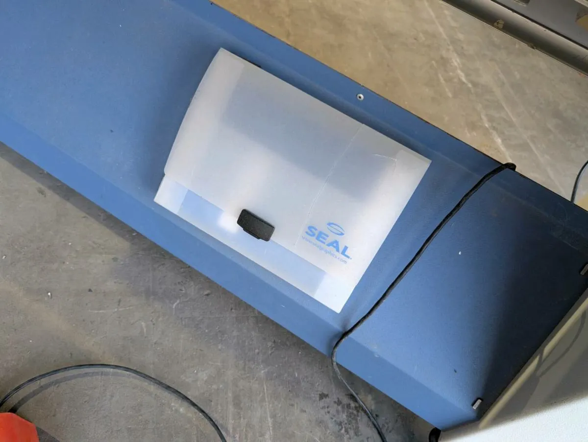 Seal 62 base wide format laminator Printer Sign - Image 3