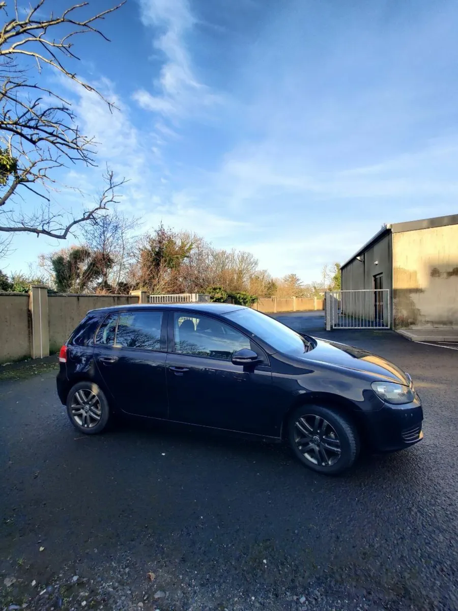 Volkswagen Golf 2009 - Image 1
