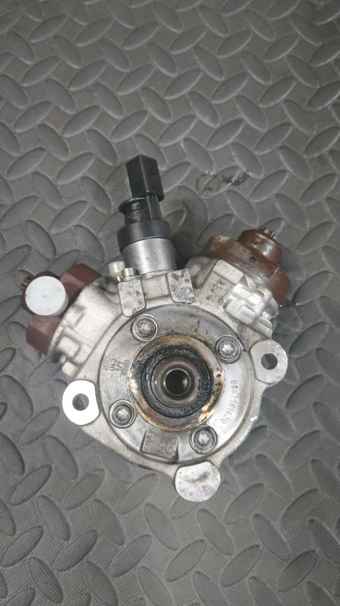 BMW High Pressure Fuel Pump - Image 1