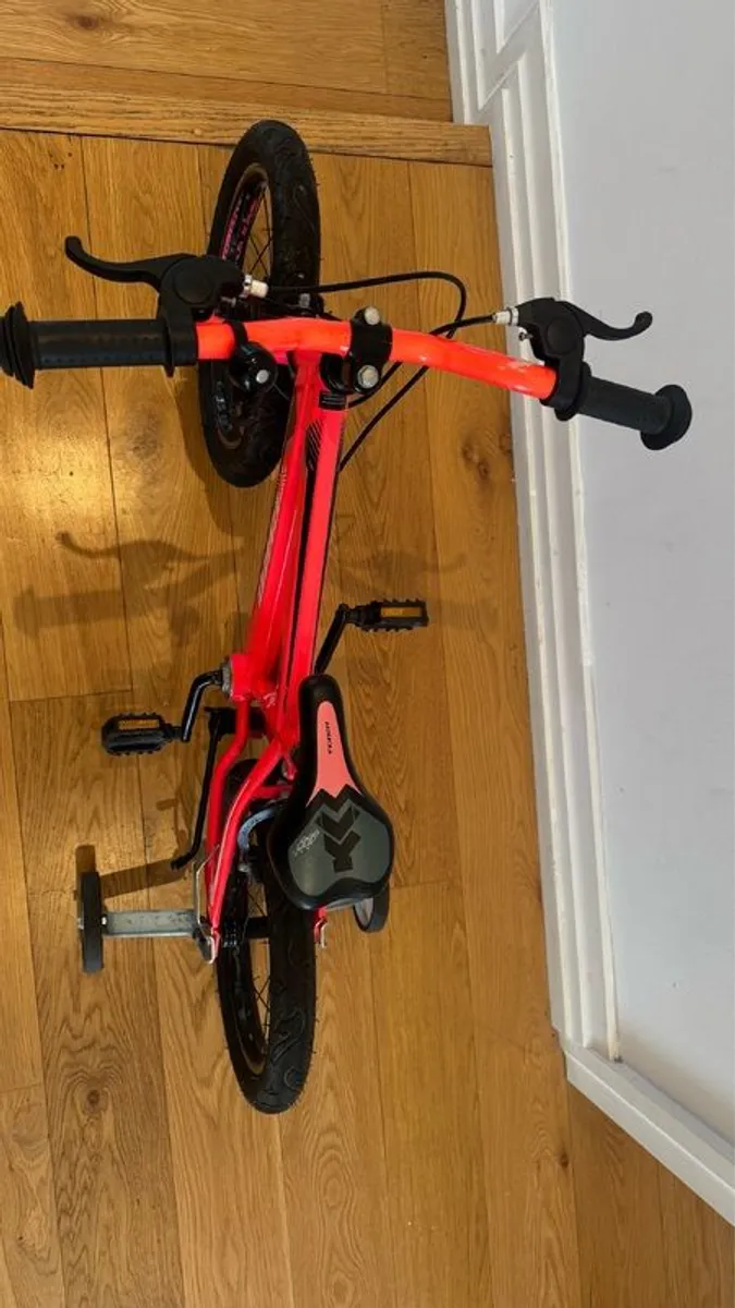 Kids bike with stabilizers - Image 4