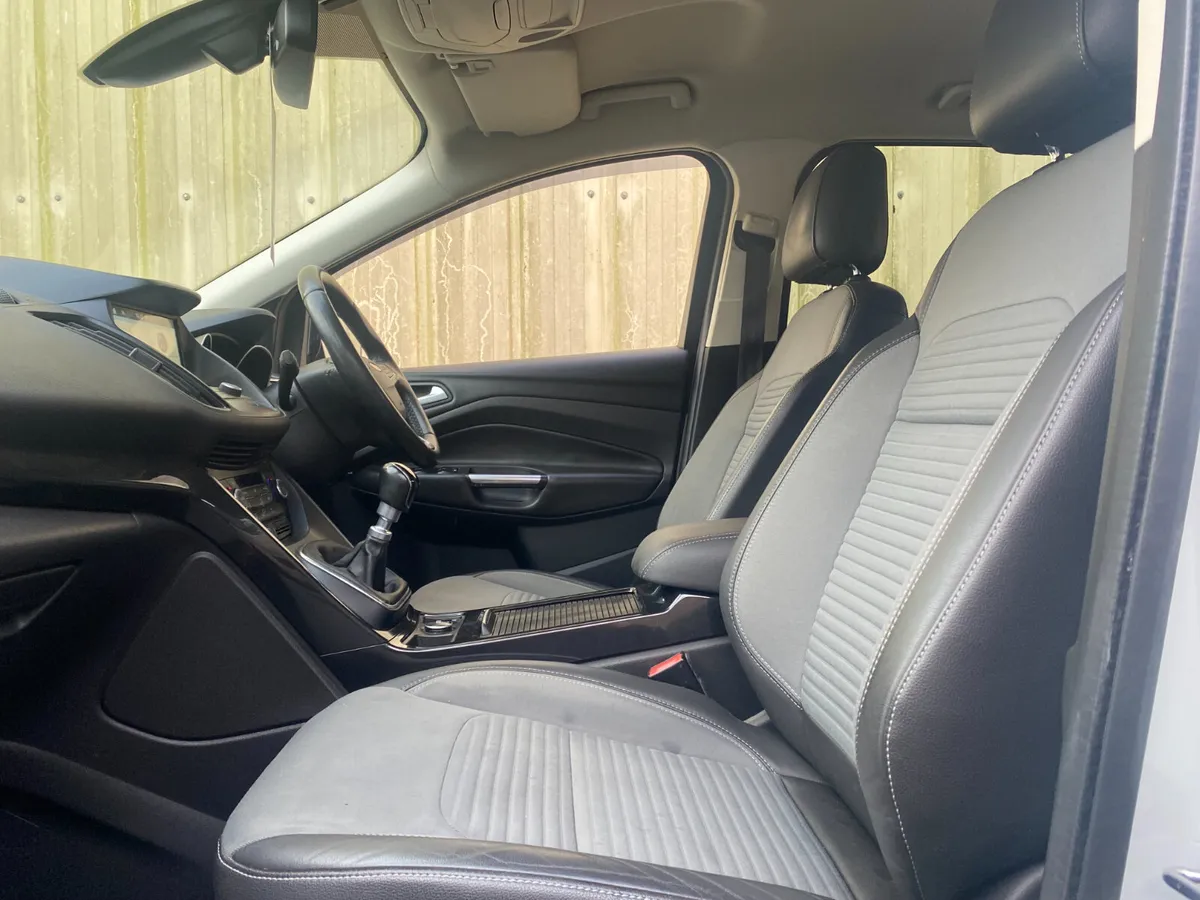 Ford Kuga 2017////LOW MILEAGE//HIGH SPEC - Image 4