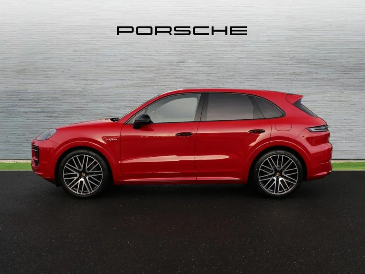 Porsche Cayenne E-Hybrid (New 2026) - Image 4