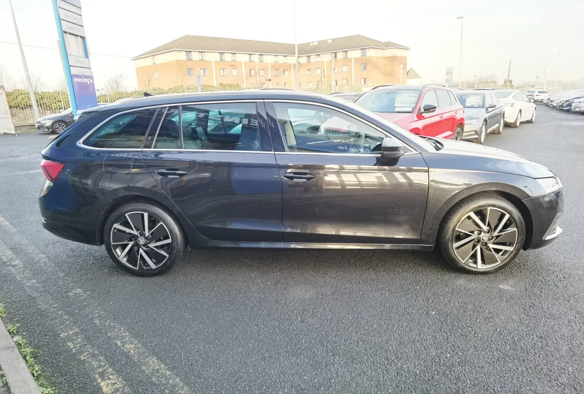 SKODA OCTAVIA 1.4TSI IV SE AUTOMATIC PHEV - Image 4