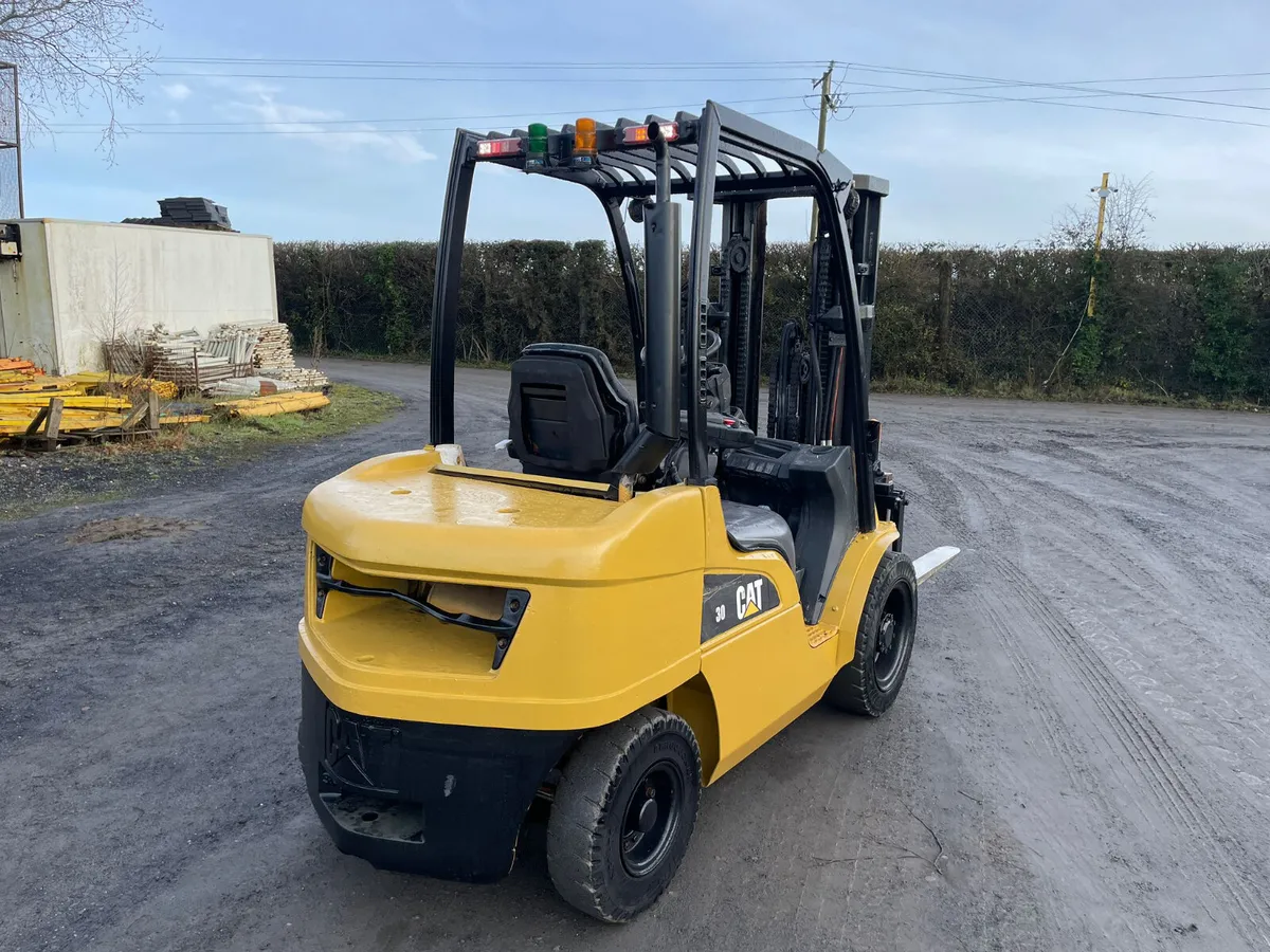 CAT 3 Ton Diesel Forklift - Image 1