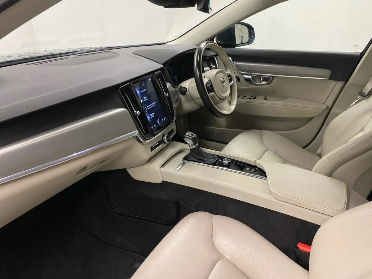 Volvo S90 D3 150hp Momentum Geartronic - Image 2