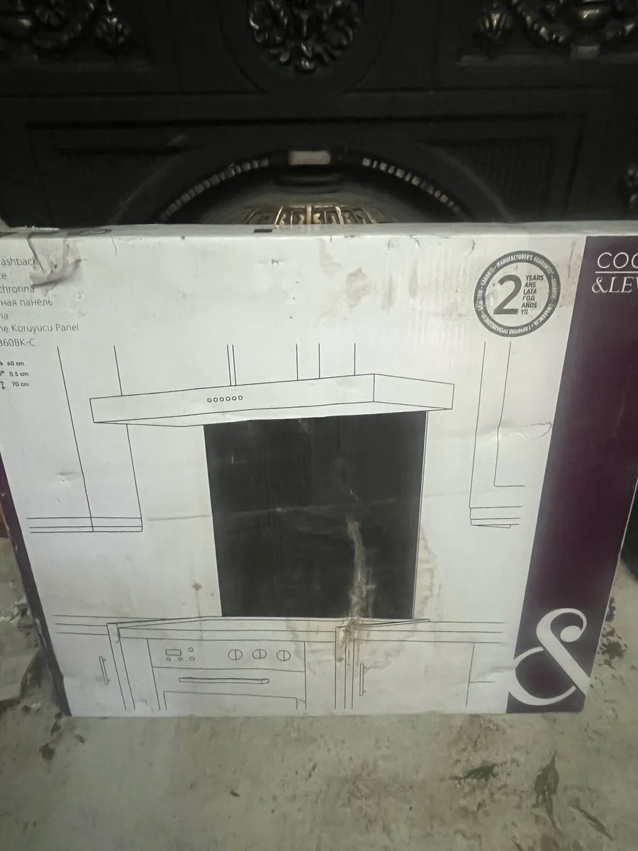 Kitchen back splash - Image 1