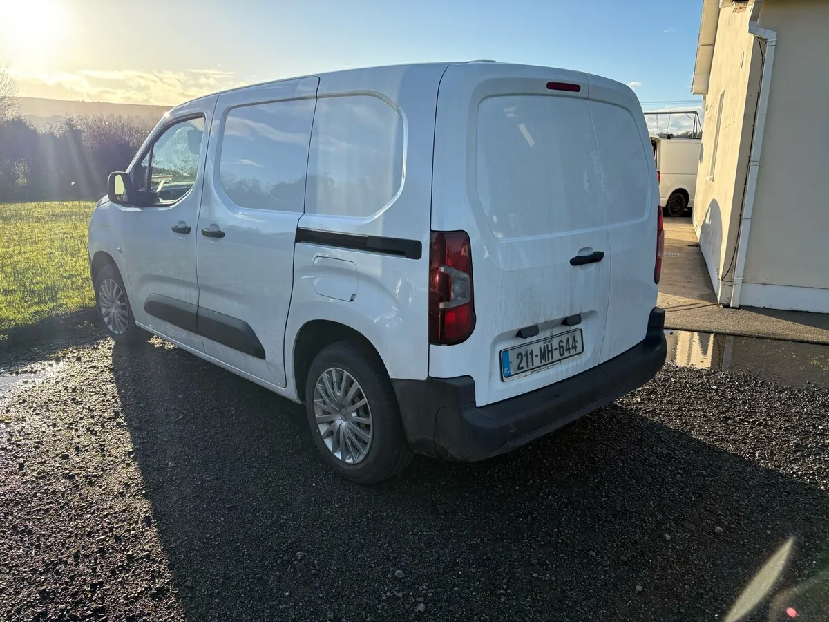 Citroen Berlingo 2021 low km irish van like new - Image 4