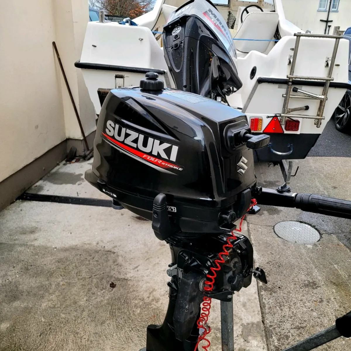 2017 suzuki 6hp 4stroke Longshaft As new - Image 2