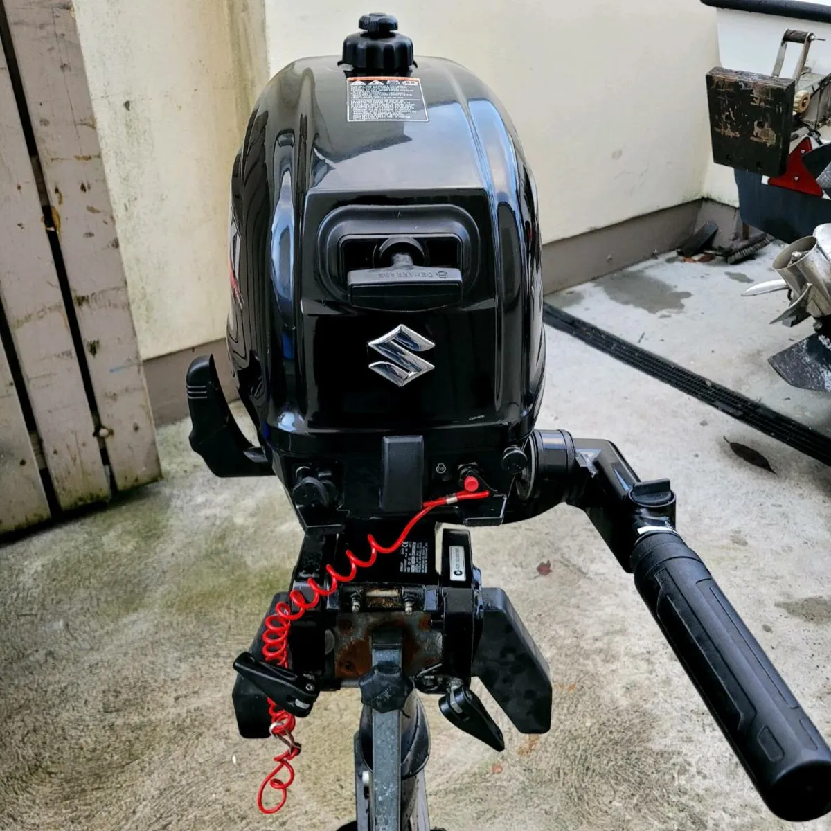 2017 suzuki 6hp 4stroke Longshaft As new - Image 3