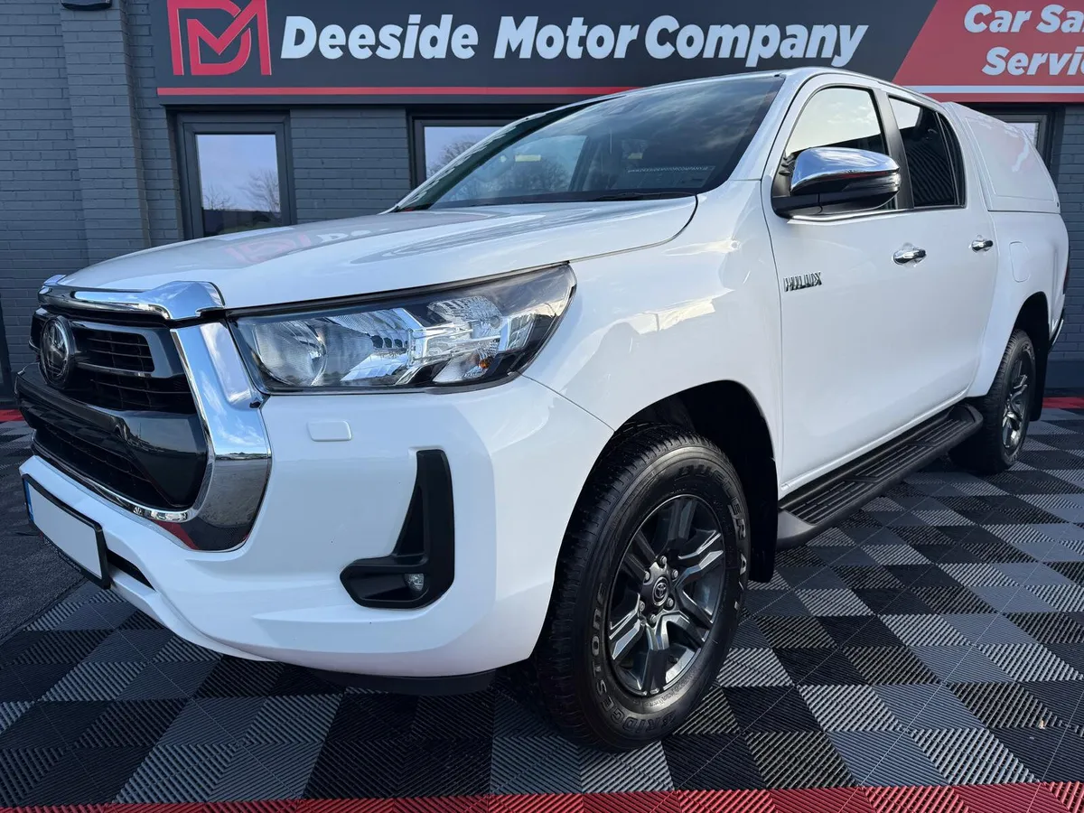 Toyota Hilux 2023, 16k MILES, DOE, WARRANTY - Image 2