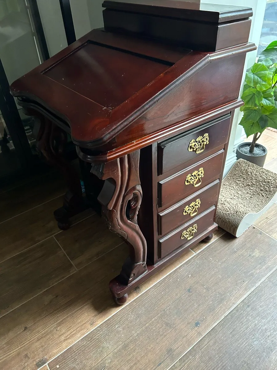 Lady’s writing desk - Image 1
