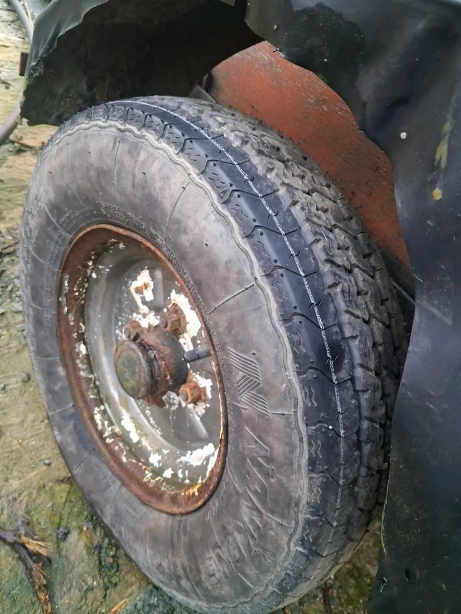 Sheep trailer/woodchipper/mowing bar - Image 4