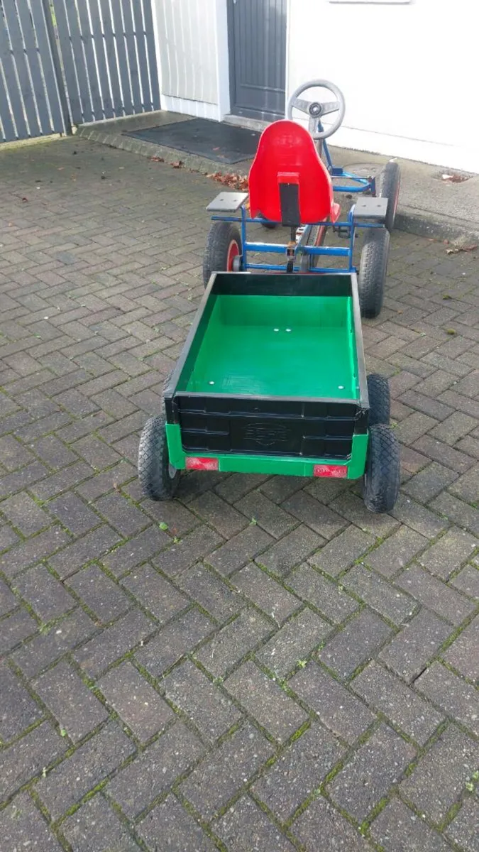 Berg Trailer - Image 2