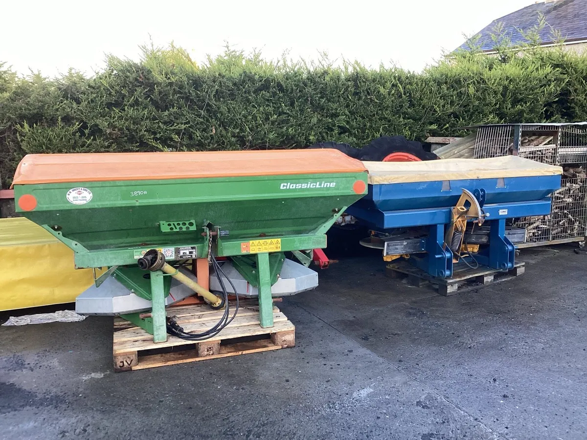 FERTILISER SPREADERS SEE PICTURES - Image 1