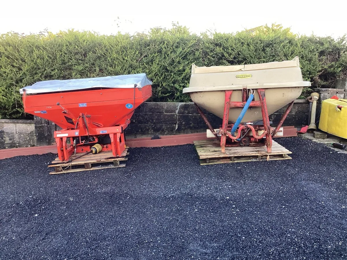 FERTILISER SPREADERS SEE PICTURES - Image 2