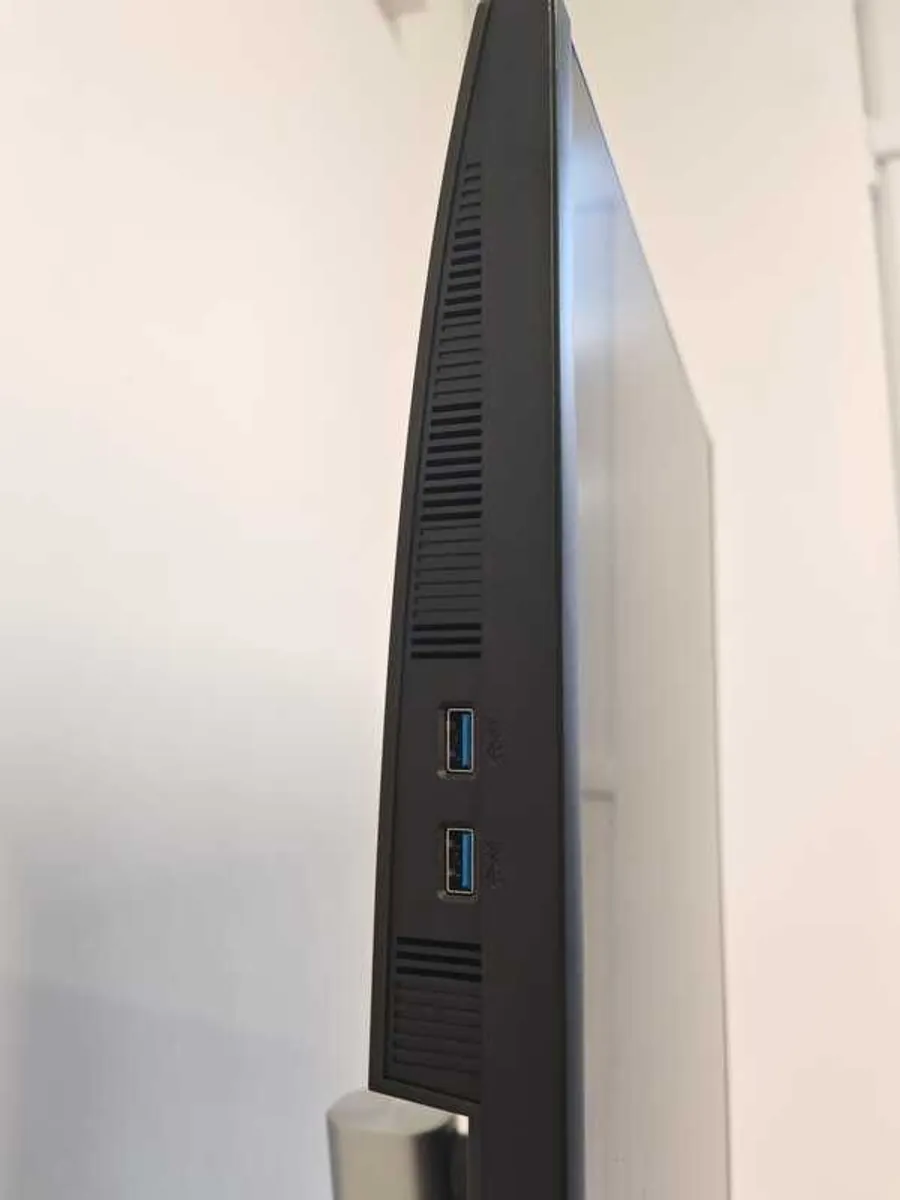 32" 4K Dell Monitor - Image 4